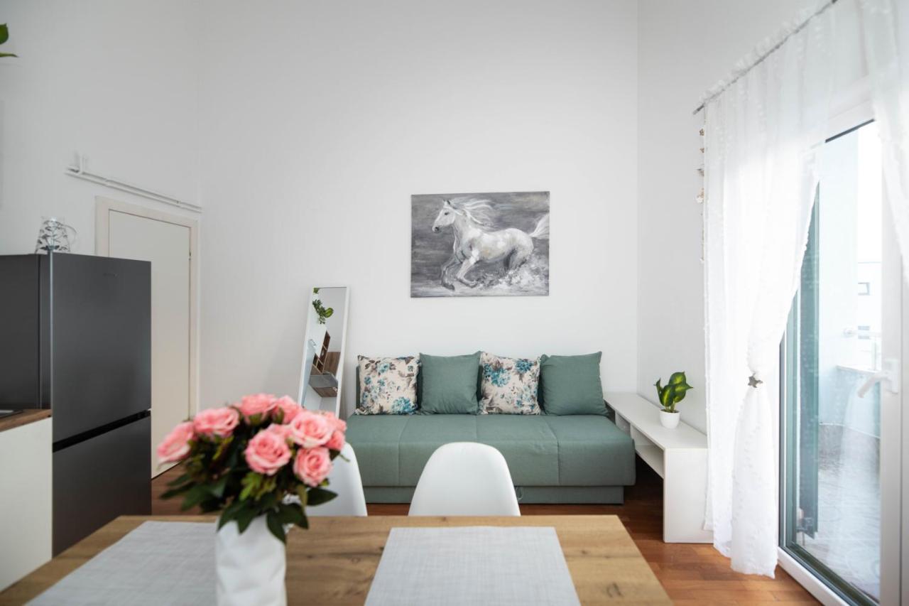 Sunny Beach Apartments Sibenik Ngoại thất bức ảnh